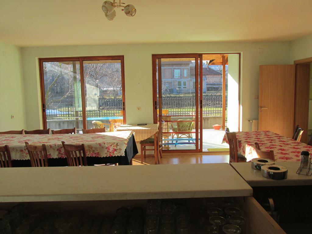 Pri Orehite Guesthouse Oresak Kültér fotó