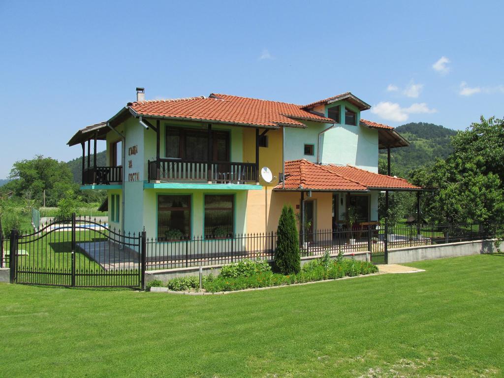 Pri Orehite Guesthouse Oresak Kültér fotó